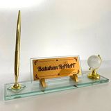 Suba Kristal Şeffaf Masa Üstü Cam İsimlik Kalem ve Dünya Aksesuarlı Hediye Seti C4 Altın Renk