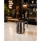Sunvera Çelik Paslanmaz Çelik 700 ml Barista Süt potu süt köpürtücü barista sürahisi latte art Bulaşık Makinasında Yıkanablilir 8*12CM