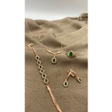 SURA SILVER YEŞİL DAMLA MODEL ZİRKON TAŞ 925 AYAR ROSE GÜMÜŞ SET (KOLYE,BİLEKLİK,KÜPE VE AYARLANABİLİR YÜZÜK)