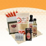 Sushi Yapım Seti 06, Sushi Pirinci, Kurutulmuş Deniz Yosunu (Nori), Pirinç Sirkesi, Soya Sosu, Wasabi Tozu, Yengeç Surimi, 5 Çift Chopstick, Sushi Sarma Hasırı