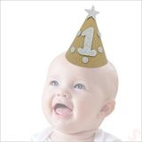 SüSLe Bebek ve Parti 1 Yaş Figürlü Kraft Karton Yıldızlı Külah Şapka Çok Renkli