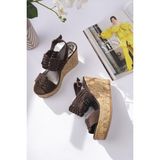 Sy Leather Shay Model Hakiki Deri Örgü Detaylı Tokalı Dolgu Topuk Kadın Sandalet - Kahverengi