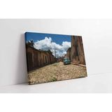 Tablosan Terk Edilmiş Sokakta Klasik Araba Kanvas Tablo 70 X 90 Cm Ka01225