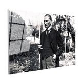 Tamperli Gerçek Cam Tablo Atatürk Bahçede Bastonlu Duruş Atatürk Tablosu Duvar Dekoru