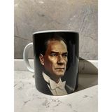Tanem Atatürk "eserin Üzerindeki Imzası Olmayan Yegane Sanatkar Öğretmendir." Baskılı Özel Tasarım Kupa - Beyaz