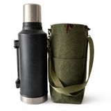 Tanto Bushcraft El Yapımı Kanvas Termos Kılıfı – Su Geçirmez Mumlu Kumaş, Büzgülü Kapama, 600 ml / 2L Uyumluluk, Deri Detaylı Outdoor Taşıma Çantası (2L)