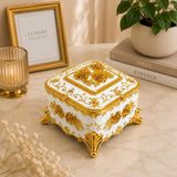 TARU PASAJ Kare Mücevher Kutusu Gold İşlemeli Metal Ayaklı 6x8x8 cm (Beyaz) | Takı Saklama İçin İdeal, Dekoratif Obje, 5 Renk Seçeneği, Makyaj Masası Dekoru