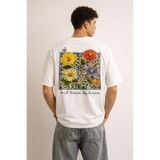 Tarz Cool Erkek Floral Baskılı Tişört – Oversize Fit, Sırt Desenli “Small Moments Big Memories”
