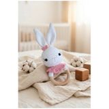 Taze Kal El Yapımı Ahşap Halkalı Amigurumi Tavşan Diş Kaşıyıcı Çıngırak - Organik Bebek Oyuncağı