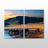 Technopa Atlar ve Göl Manzarası 110x100 cm Kanvas Tablo