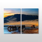 Technopa Atlar ve Göl Manzarası 120x110 cm Kanvas Tablo