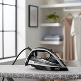 Tefal 3200 Watt Yüksek Performanslı Kireç Avcısı Buharlı Ütü, Hızlı Isınma, Damlama Önleme, Otomatik Kapanma + Tiftik Toplayıcı - Siyah
