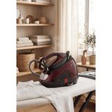 Tefal Bordo-Siyah Kazanlı Ütü Uzun Ömürlü Performans | 2600 W, 7,5 Bar, 560 G Şok Buhar, Durilium Airglide Taban, 1,8 L Hazne - Bordo - Siyah