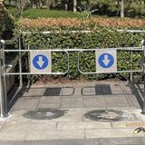 Tek Yönlü Trafik Kapısı, Otomatik Ribaund Salıncak KapısıSüpermarket Girişi için Dayanıklı 90 ° Otomatik Salıncak Kapısı, 150x97cm Tek Yönlü Metal Kapı, Yüksek Trafik Alanları için Güvenli Erişim