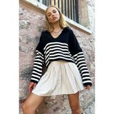 TeknoKapsül Trend Alaçatı Stili Kadın Siyah Polo Yaka Çizgili Crop Kazak ALC-X12689 - Gri - XL