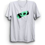 The Fame Alien In The Window Penceredeki Uzaylı Ufo Uzay Beyaz Kadın T-shirt