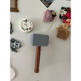 Thor’un Çekici Tasarımlı Şişe Açacağı – Mjolnir 3D Baskı, Mıknatıslı (16 Cm)
