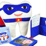 Tickle & Main, Diz Peri Süper Kahraman Yastık Not Defteri ve Hatıra Kesesi ile. 3 Parça Set Cepli Erkek Çocuk Yastığı, Sevgili Diş Peri Not Defteri, Hatıra Fotoğraf Kılıfı içerir