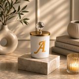 Tiem Concept Kişiye Özel Harfli Kokulu Bardak Mum - Kristal Tepelikli Özel Tasarım Beyaz Cam Mum, Ev ve Oda Kokusu, Hediyelik Dekoratif Mum 150g (Gold, Sandal Ağacı, A)