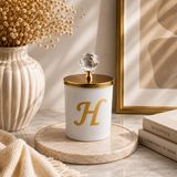 Tiem Concept Kişiye Özel Harfli Kokulu Bardak Mum - Kristal Tepelikli Özel Tasarım Beyaz Cam Mum, Ev ve Oda Kokusu, Hediyelik Dekoratif Mum 150g (Gold, Sandal Ağacı, H)