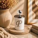 Tiem Concept Kişiye Özel Harfli Kokulu Bardak Mum - Kristal Tepelikli Özel Tasarım Beyaz Cam Mum, Ev ve Oda Kokusu, Hediyelik Dekoratif Mum 150g (Silver, Sandal Ağacı, P)