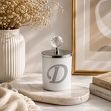 Tiem Concept Kişiye Özel Harfli Kokulu Bardak Mum - Kristal Tepelikli Özel Tasarım Beyaz Cam Mum, Ev ve Oda Kokusu, Hediyelik Dekoratif Mum 150g (Silver, Vanilya, D)
