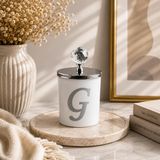 Tiem Concept Kişiye Özel Harfli Kokulu Bardak Mum - Kristal Tepelikli Özel Tasarım Beyaz Cam Mum, Ev ve Oda Kokusu, Hediyelik Dekoratif Mum 150g (Silver, Vanilya, G)
