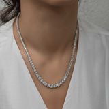 Tienda Elegante Gümüş Süzme Beyaz Taşlı Su Yolu Kadın Kolye