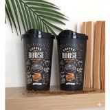 Titiz 2'li Coffee House Desenli Büyük Boy Kahve Bardağı Takımı (2 x 650 ml) - Kahverengi Pipet Girişli Kapaklı Bardak Paketi