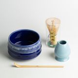 Toganoo Tea 4 Parça Premium Matcha (Maça) Seti - Japon Yeşil Çay Hazırlama Kiti - Seramik Kase (Chawan), Bambu Çırpıcı, Kaşık ve Stand - Mavi