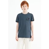 Tommy Life 11121 Orman Yeşili Omuz Baskı Detaylı Standart Kalıp O Yaka Erkek Çocuk T-Shirt