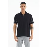 Tommy Life 88240 Siyah Kol Baskı Detaylı Polo Yaka Standart Form Erkek T-shirt