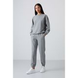 TOMMY LIFE Gri Melanj Basic Pamuklu O Yaka Rahat Form Lastik Paça Kadın Eşofman Takım - 95287