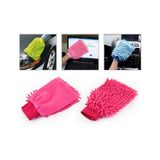 Toptancı Kapında Mikrofiber Temizlik Eldiveni