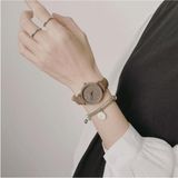 Toz Vintage Kadın Süet Kol Saati Metal Kasa Beyaz Açık Kahverengi 23 mm Suya Dayanıklı - Beyaz - Açık Kahverengi