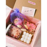 Tr Calyza - 6 Parça Rose Spa Hediye Seti – El Yapımı Sabun, Soy Wax Mum, Gül Banyo Tuzu, Bath Bomb, Mini Buket Ve Teşekkür Kartı