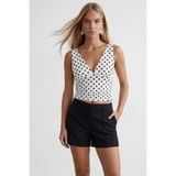 Trend Alaçatı Stili Beyaz Askılı Drape Detaylı Puantiyeli Crop Bluz Alc-X15484