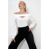 Trend Alaçatı Stili Beyaz Madona Yaka Cut Out Detaylı Örme Bluz ALC-X12948