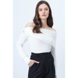 Trend Alaçatı Stili Ekru Madonna Yaka Omuzu Aksesuar Detaylı Örme Bluz ALC-X14557