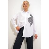 Trend Alaçatı Stili Kadın Beyaz Çiçek Nakışlı Oversize Dokuma Gömlek ALC-X12651