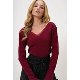 Trend Alaçatı Stili Kadın Bordo Arka Ön V Yaka Dantel Detaylı Bluz ALC-X11246