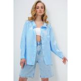 Trend Alaçatı Stili Kadın Mavi Tek Cepli Oversize Saten Gömlek ALC-X13687