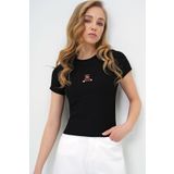 Trend Alaçatı Stili Kadın Siyah Bisiklet Yaka Ayıcık Baskılı Crop Bluz ALC-X13672