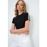 Trend Alaçatı Stili Kadın Siyah Bisiklet Yaka Omuzu Şeritli Ottoban Crop Bluz ALC-X13730