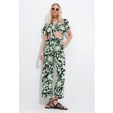 Trend Alaçatı Stili Kadın Yeşil Desenli Bağlamalı Crop Bluz Ve Cepli Pantolon Alt Üst Dokuma Takım Alc-X11745
