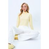 Trend Alaçatı Stili Sarı Dik Yaka Basic Sandy Bluz ALC-X14397