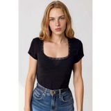 Trend Alaçatı Stili Siyah Kare Yaka Dantel Detaylı Örme Bluz ALC-X15423