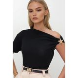 Trend Alaçatı Stili Siyah Yıldız Aksesuarlı Tek Omuz Yazlık Bluz ALC-X14174