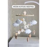 TREND METFİQ DECORATİON TRENDMETFIQQ MÜZİKLİ El Yapımı Ayıcık Bebek Dönencesi - Keçe Figürlü Montessori Beşik Süsü - Kahve Krem Bohem Dekorasyon