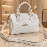 Trenddora Coach Kadın Beyaz Rowan Satchel Logolu Monogram Silindir El ve Omuz Çantası